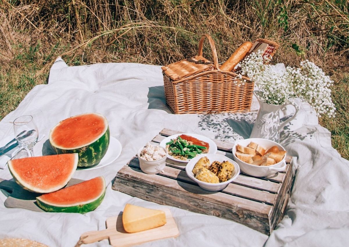 Đi picnic mang gì? Đồ ăn cần thiết