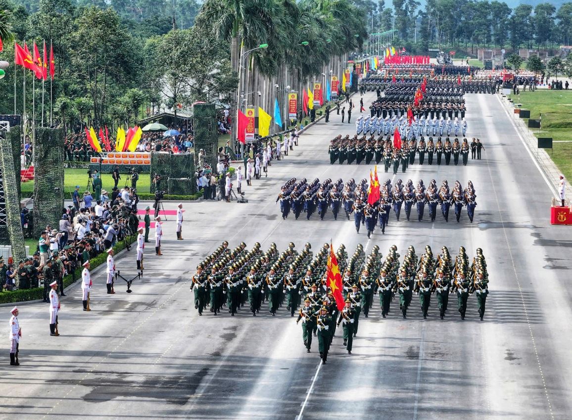 diễu binh diễu hành A80