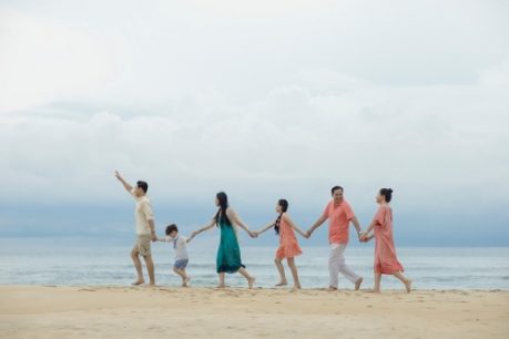 Đưa bố mẹ đi du lịch: Top điểm đến lý tưởng & kinh nghiệm đi