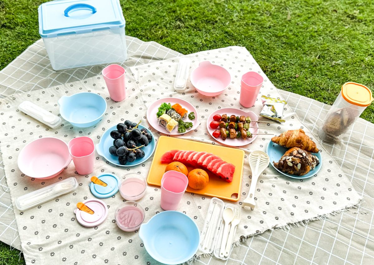 Dụng cụ ăn uống khi đi picnic