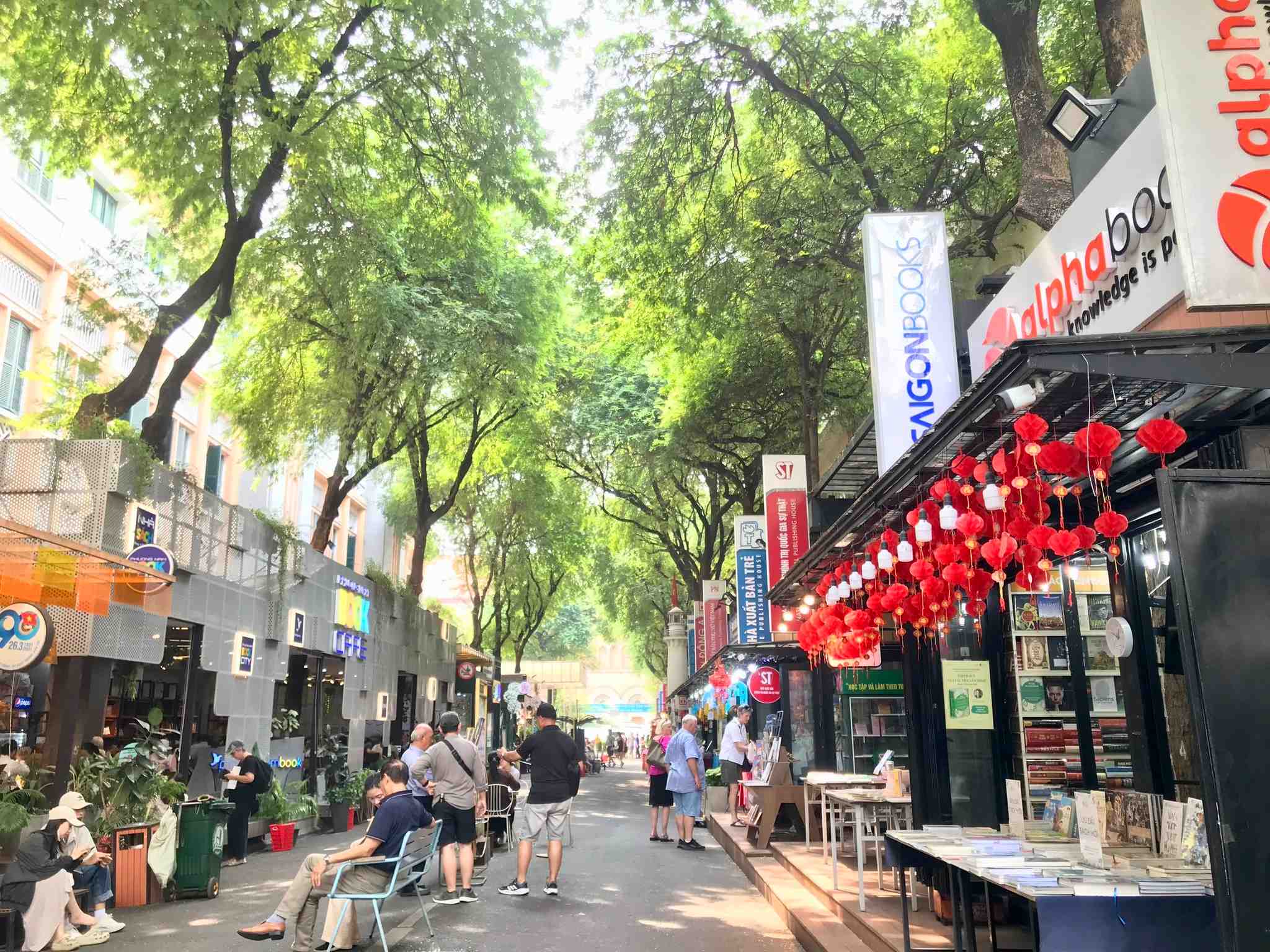 Đường sách Nguyễn Văn Bình