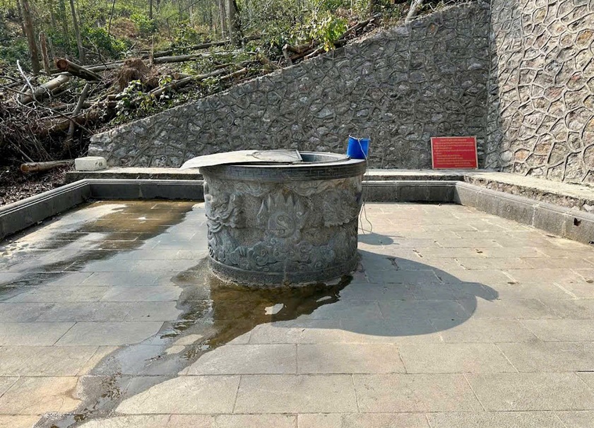 giếng cổ đền thờ Chu Văn An