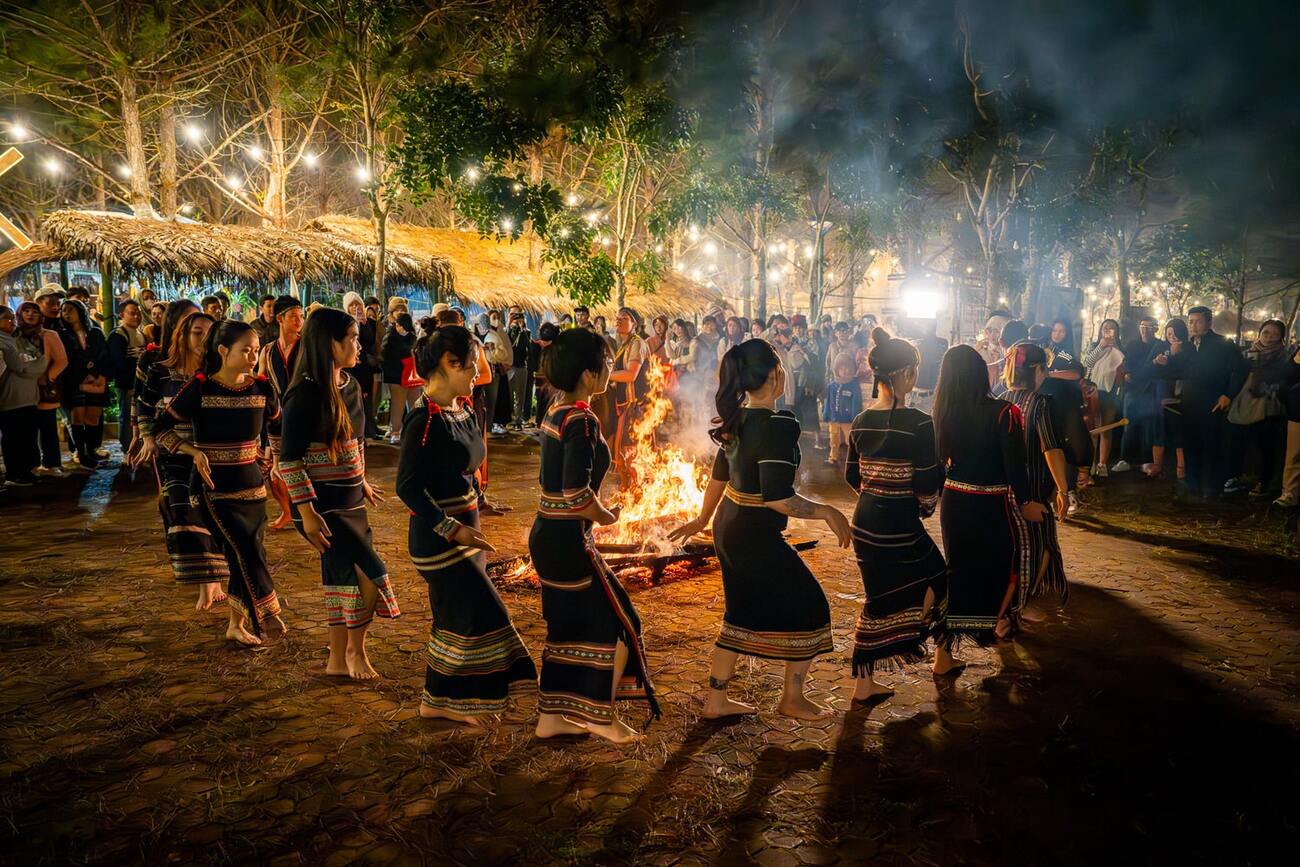 khám phá chợ phiên Măng Đen