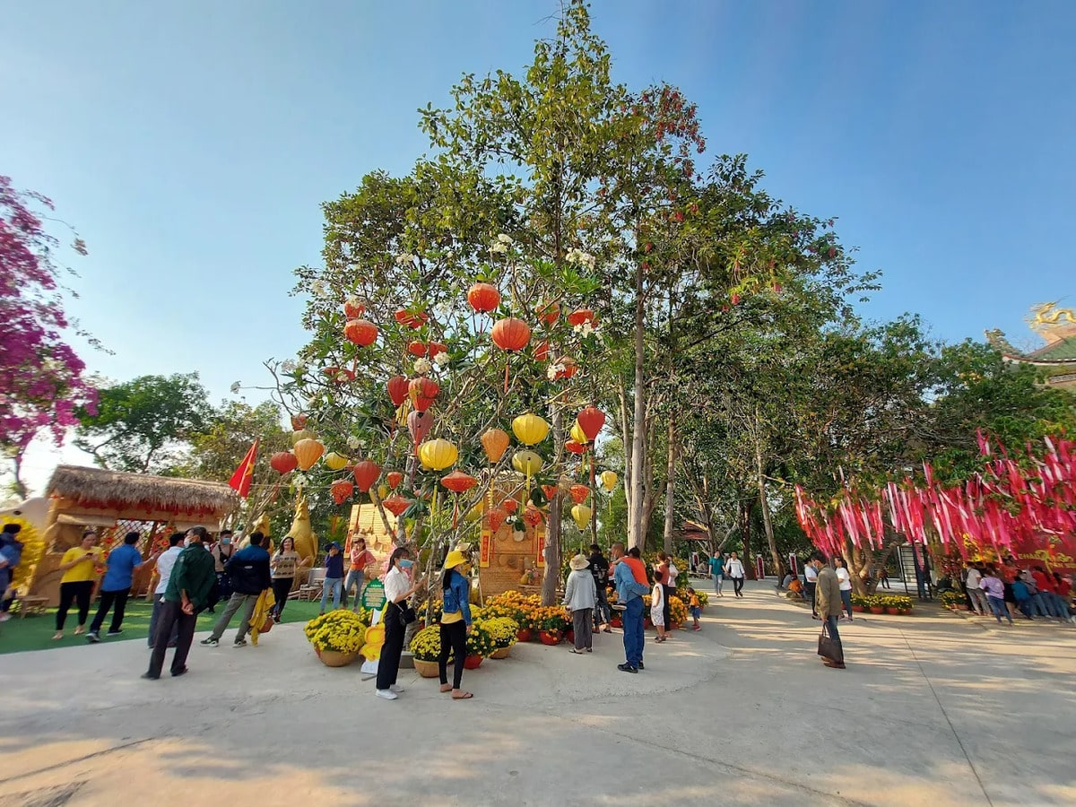 không gian chùa Thái Sơn