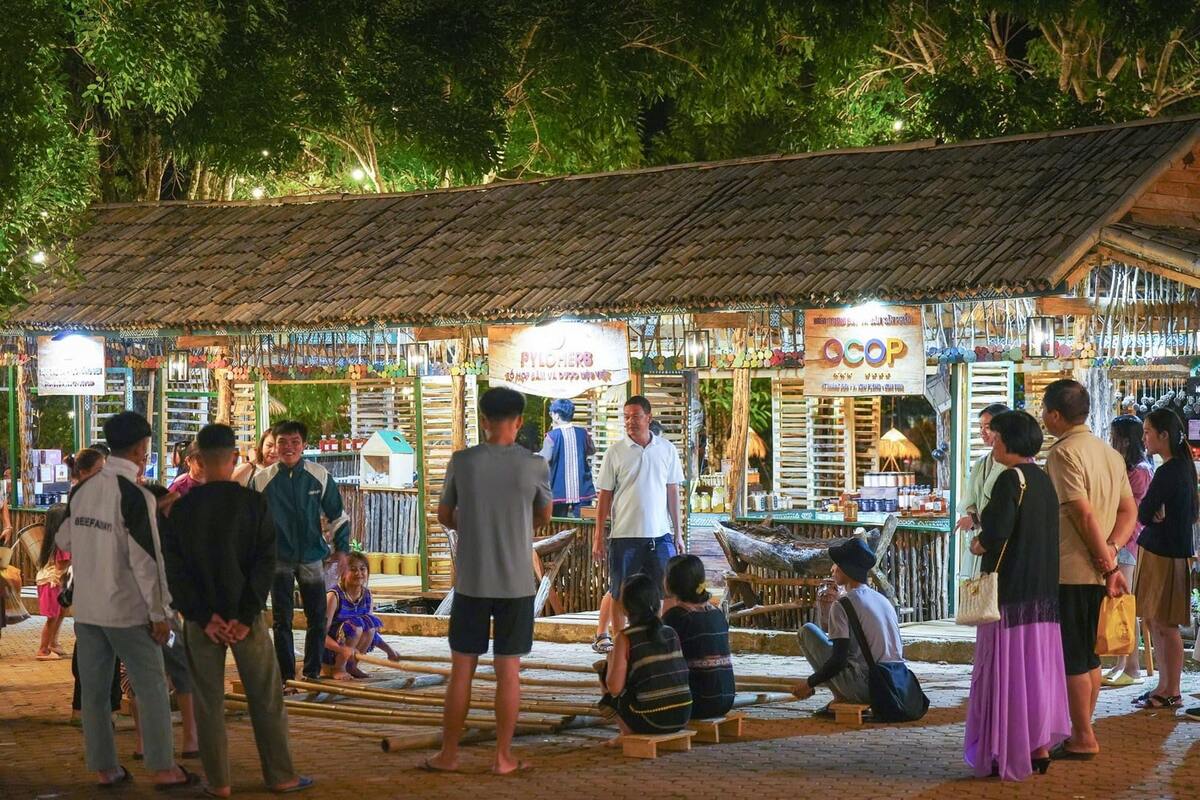 kinh nghiệm khám phá chợ phiên Măng Đen