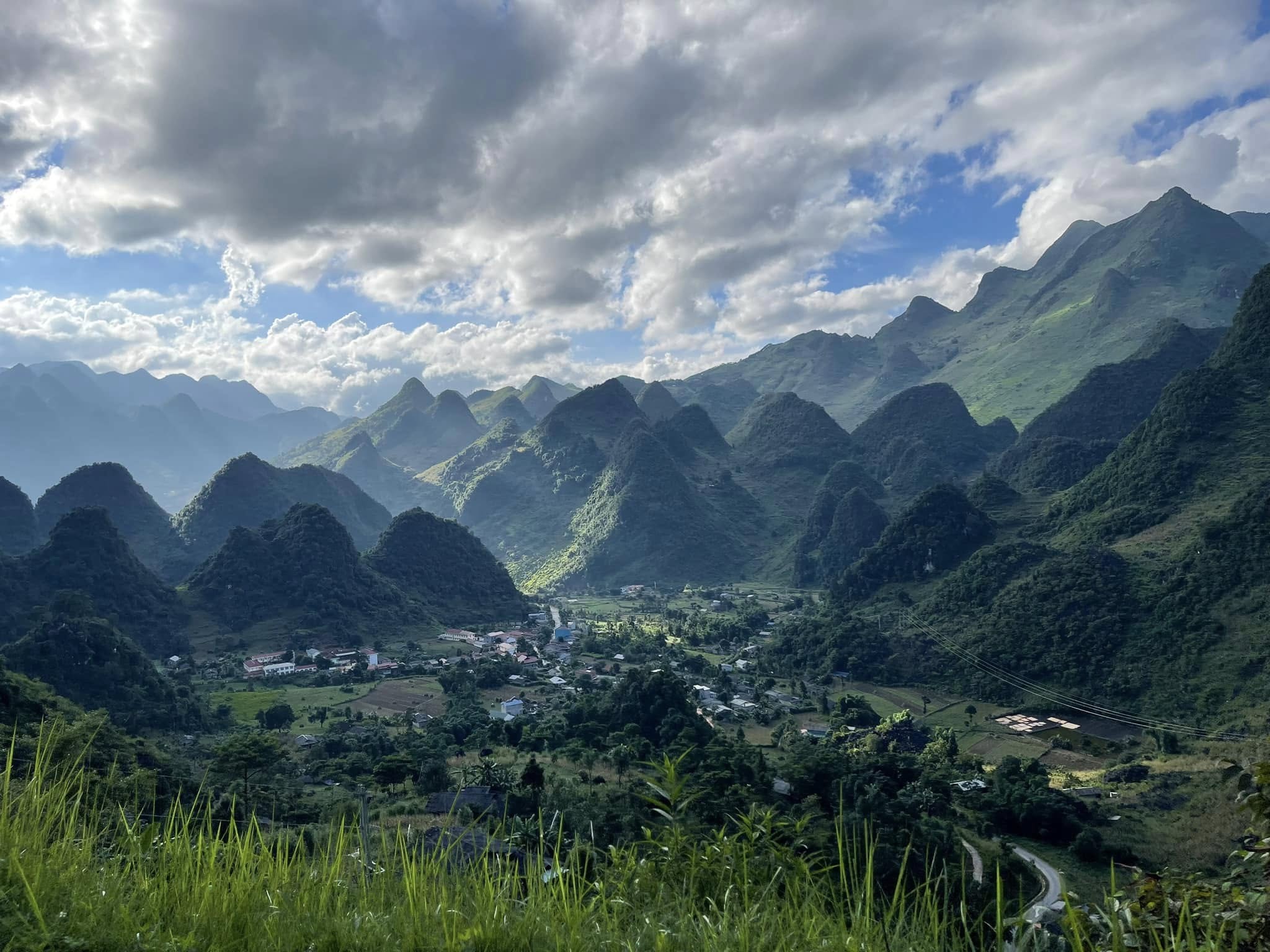 Phượt Hà Giang bằng xe máy Lủng Hồ Hà Giang