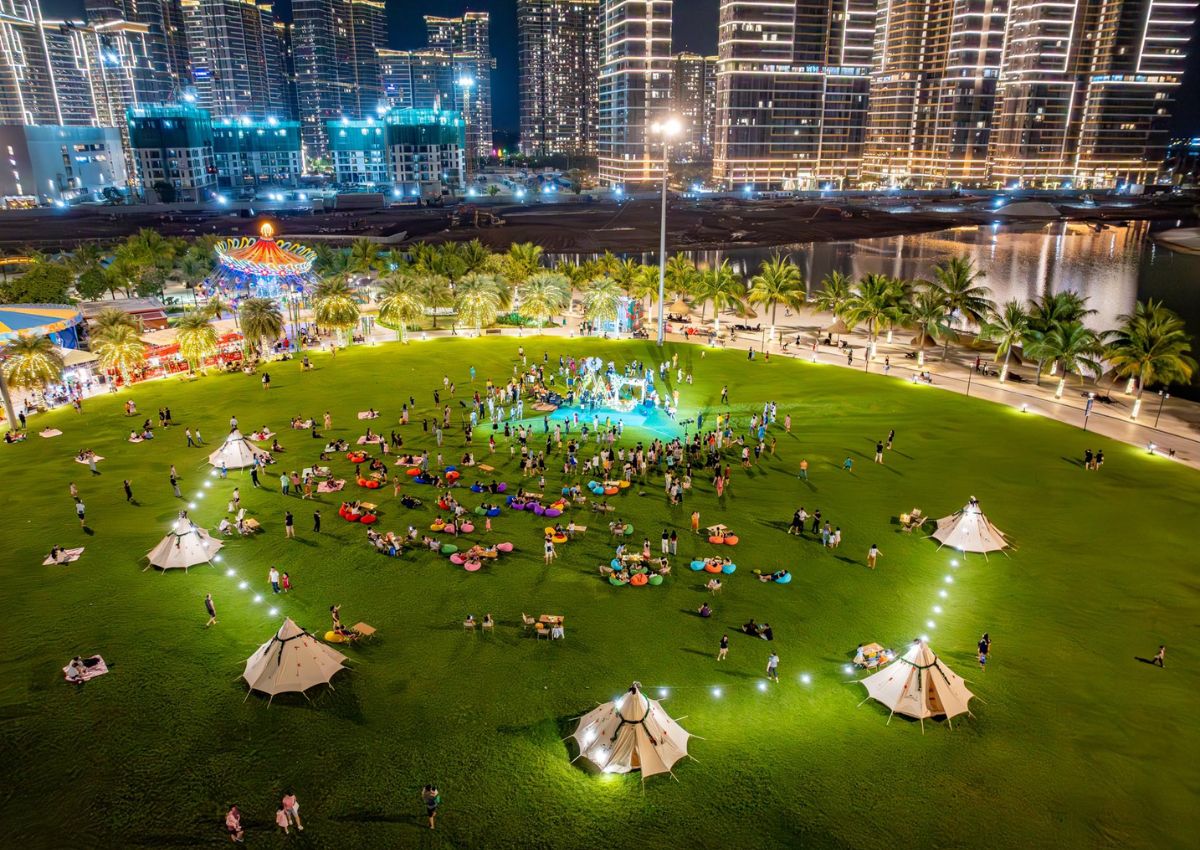 Picnic tại công viên Grand Park