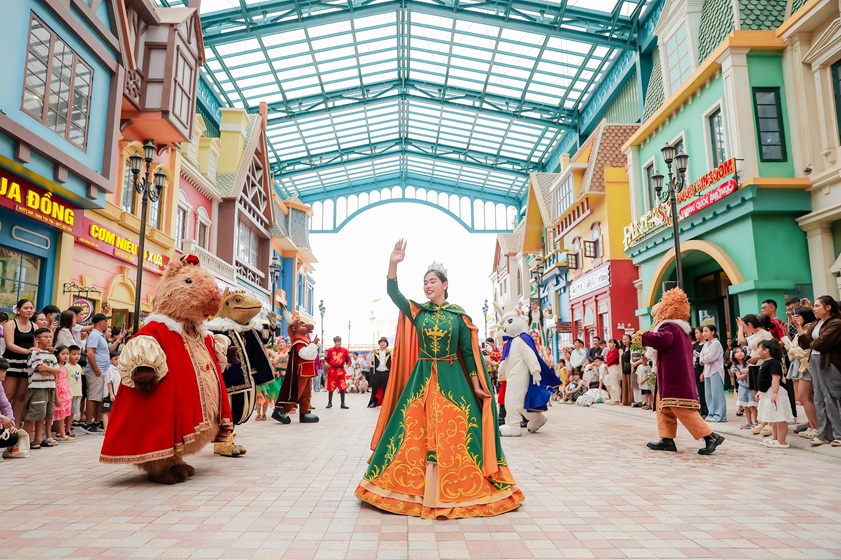 quảng trường lễ hội VinWonders Vũ Yên