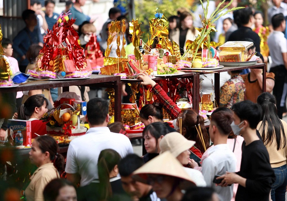 Đền Bà Chúa Kho Sắm lễ đền Bà Chúa Kho