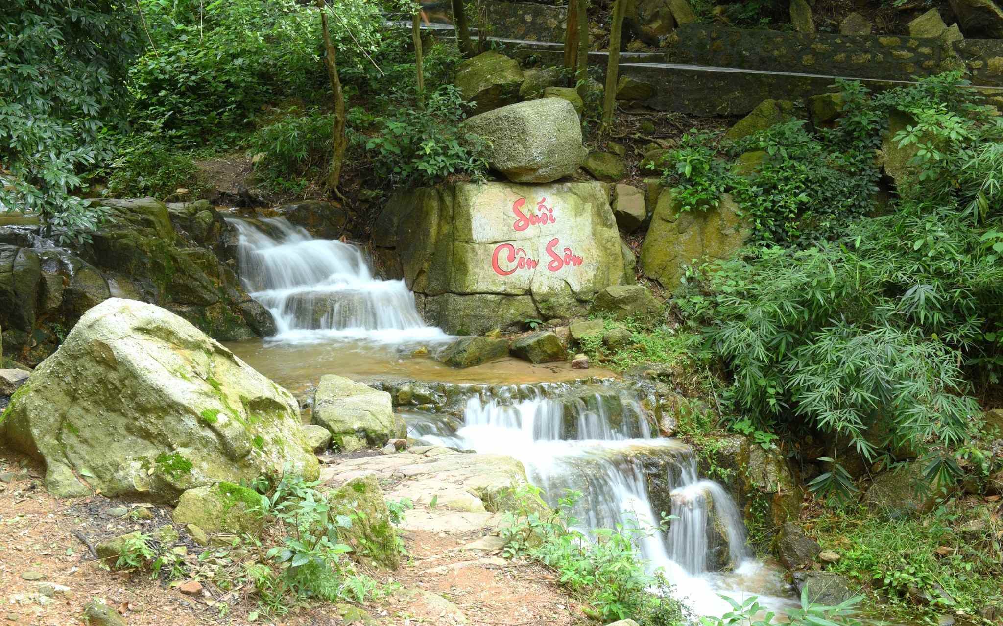 Suối Côn Sơn