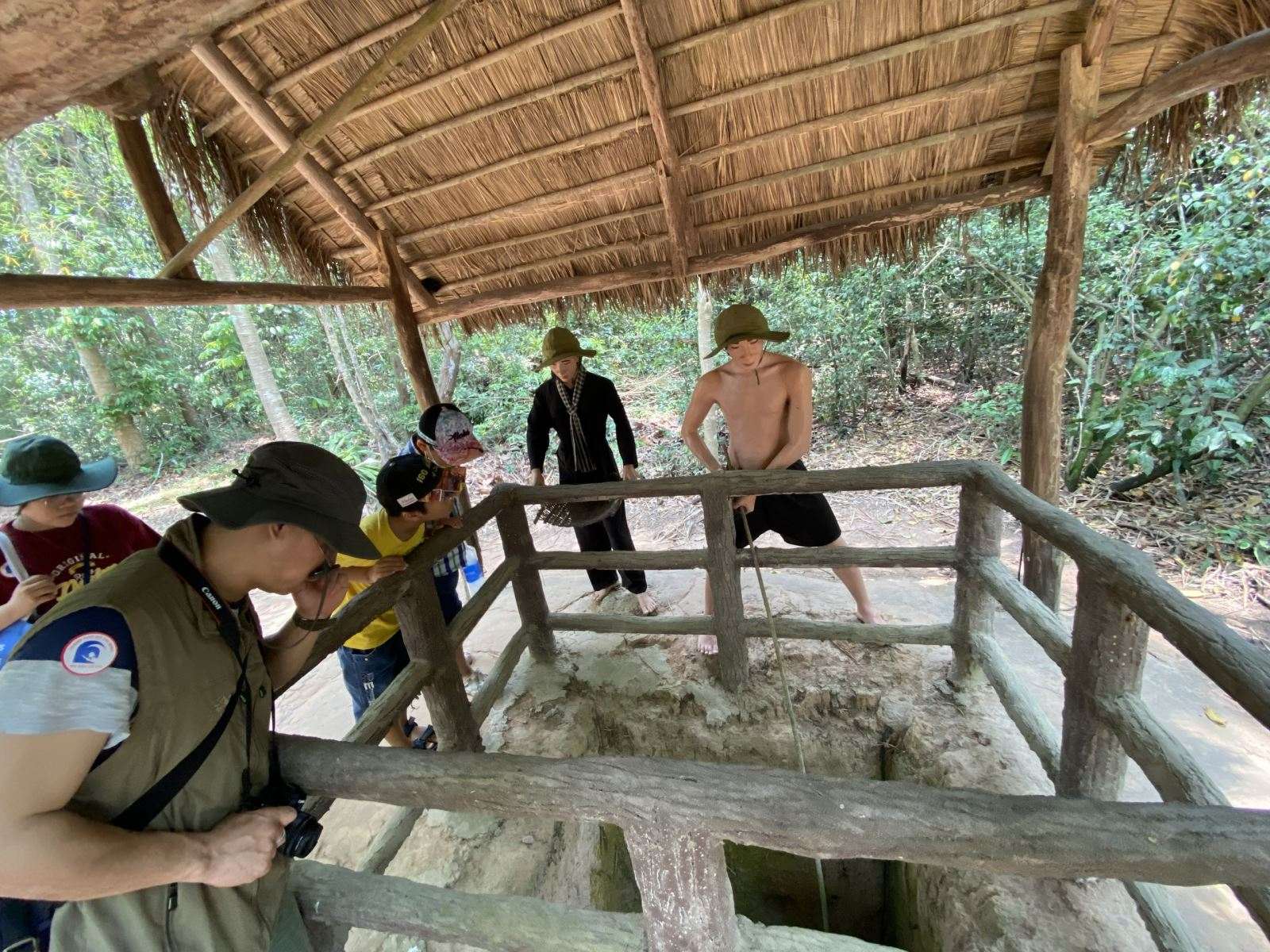  2/9 đi đâu chơi ở Sài Gòn Địa đạo Củ Chi