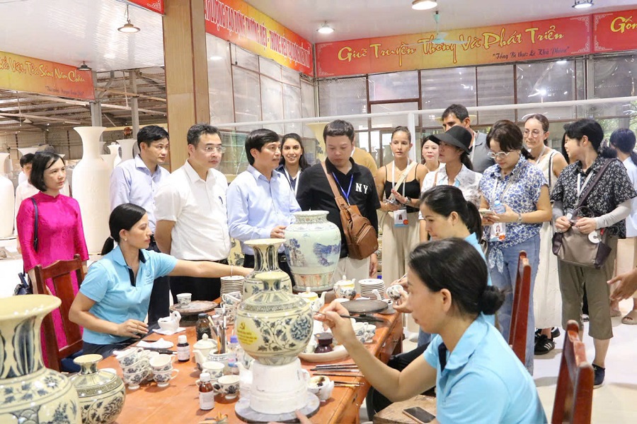 Tham quan làng nghề gốm sứ Chu Đậu Hải Dương 