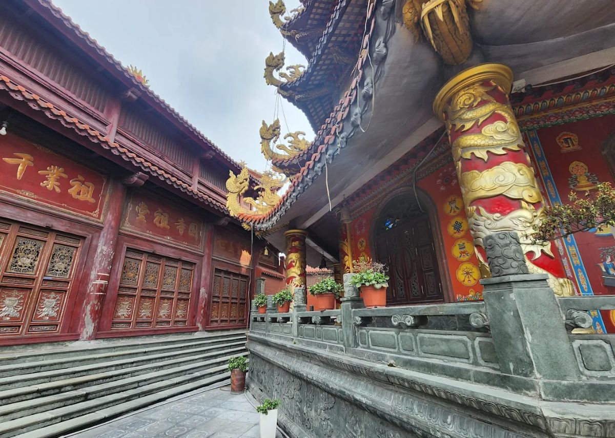 Thời điểm ghé chùa Thánh Quang