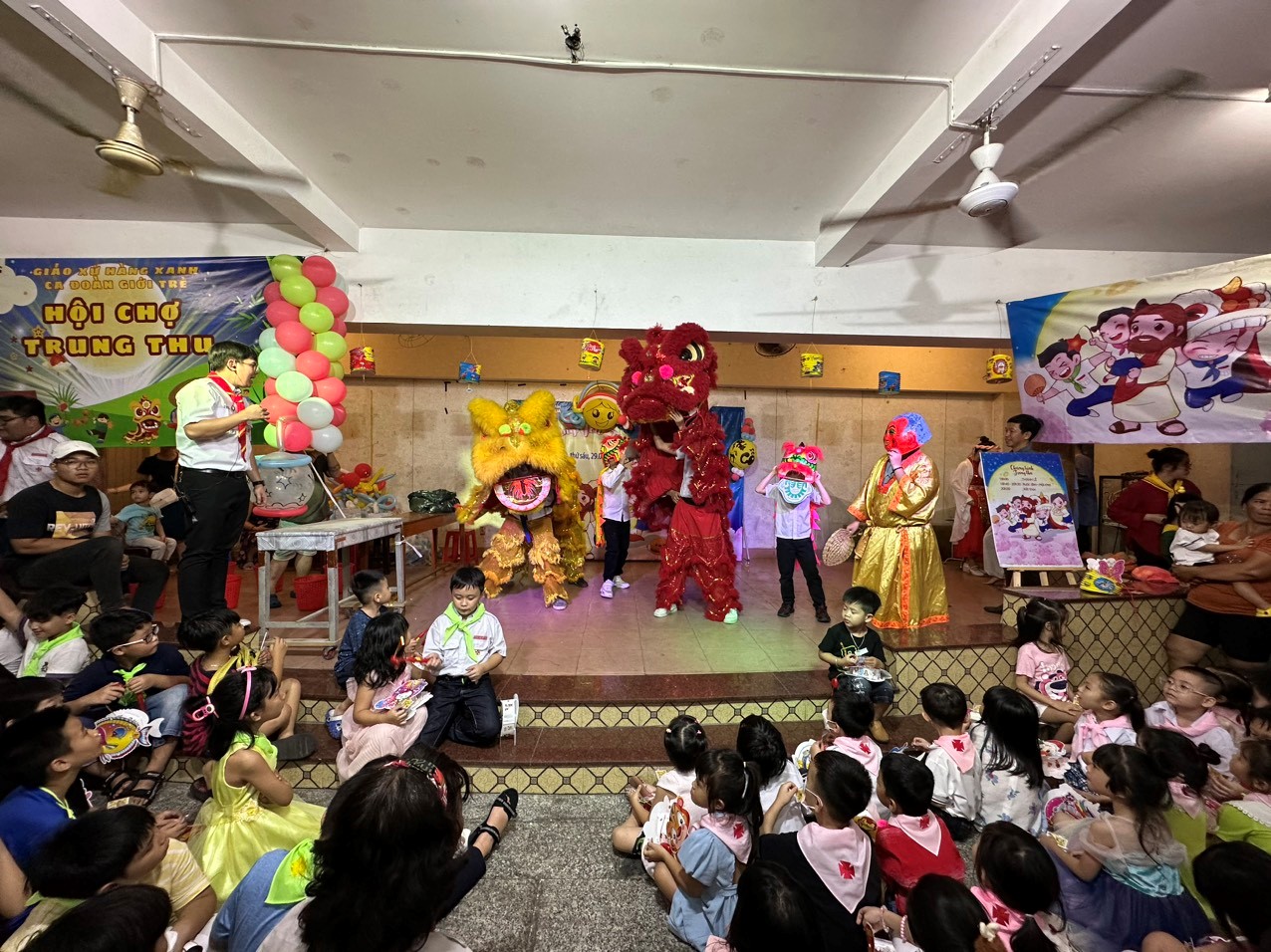 Trung thu tại nhà thờ tại Sài Gòn