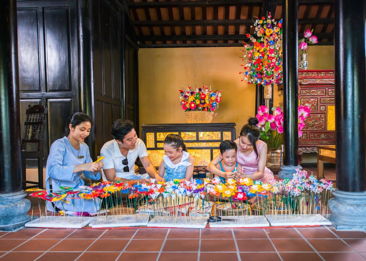 Tự tay làm đồ thủ công ở VinWonders Nam Hội An