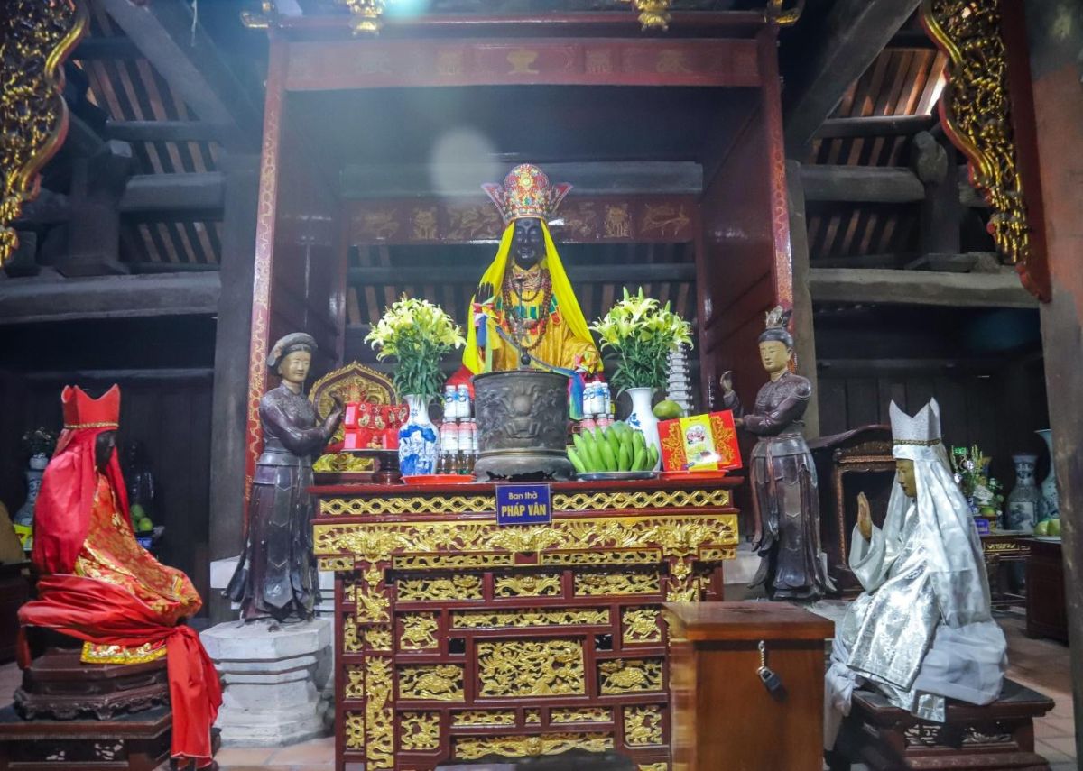 Tượng Pháp Vân chùa Dâu