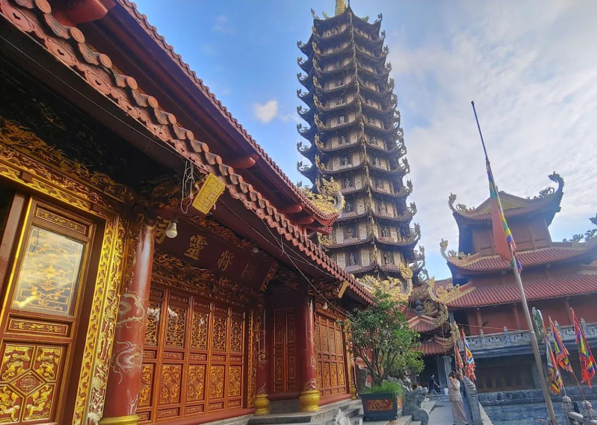 Vẻ đẹp uy nghi của chùa Thánh Quang