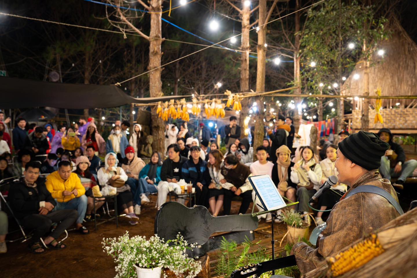 vui chơi ở chợ phiên Măng Đen