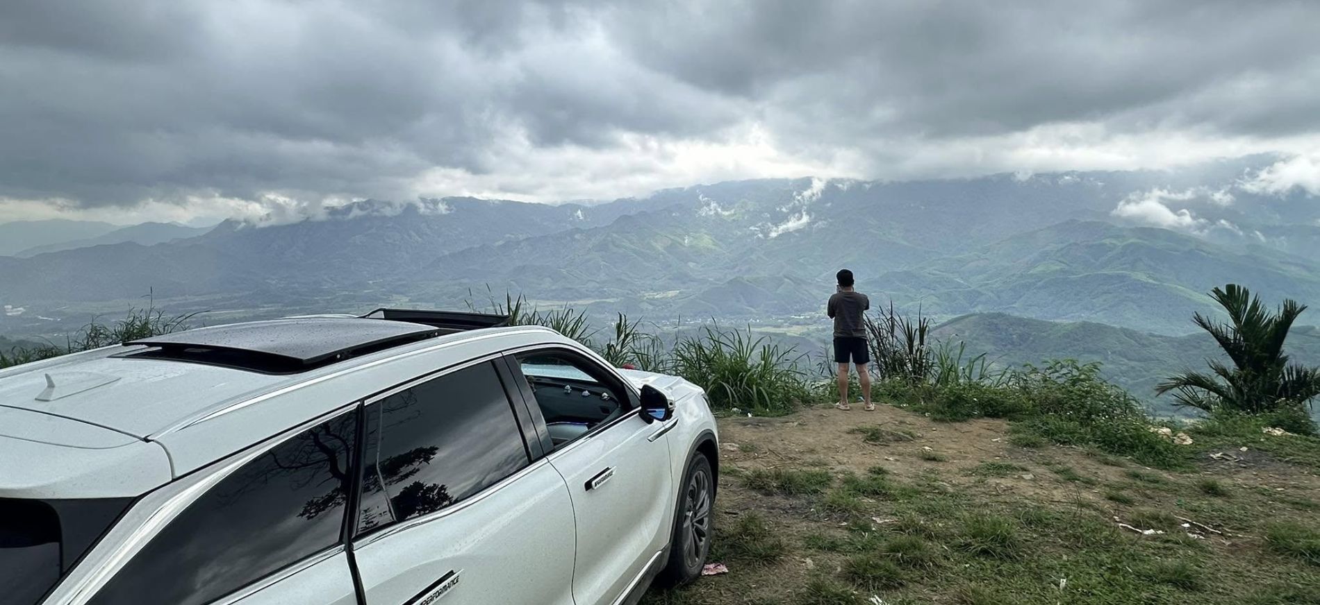 Xuyên Việt bằng ô tô