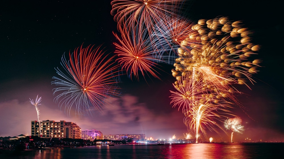 Aruba dazzles with fireworks