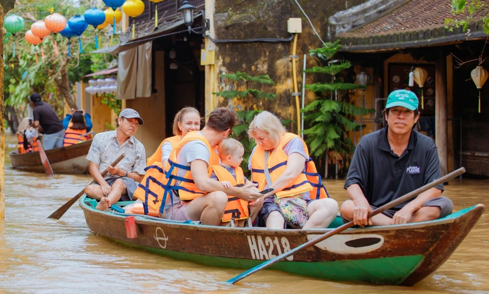 Be careful when traveling during Vietnam’s typhoon season