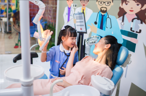 Đến VinKE, bé sẽ có cơ hội tiếp xúc với nhiều nghề nghiệp khác nhau thông qua những hoạt động thực tế