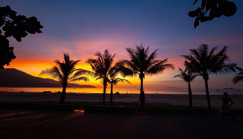 Sunset in Vietnam My Khe Beach blends natural beauty with tranquil serenity