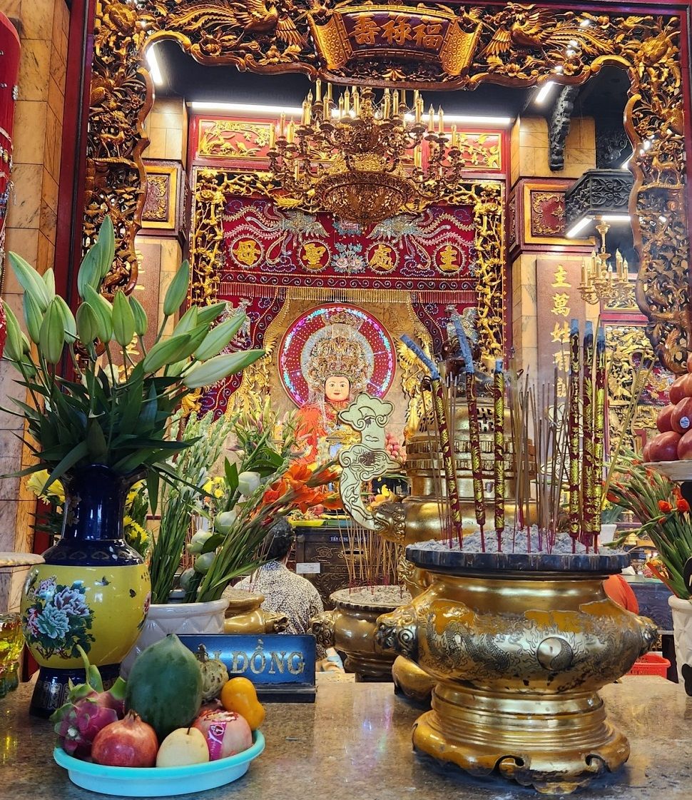 Ban thờ Bà Chúa Xứ Núi Sam