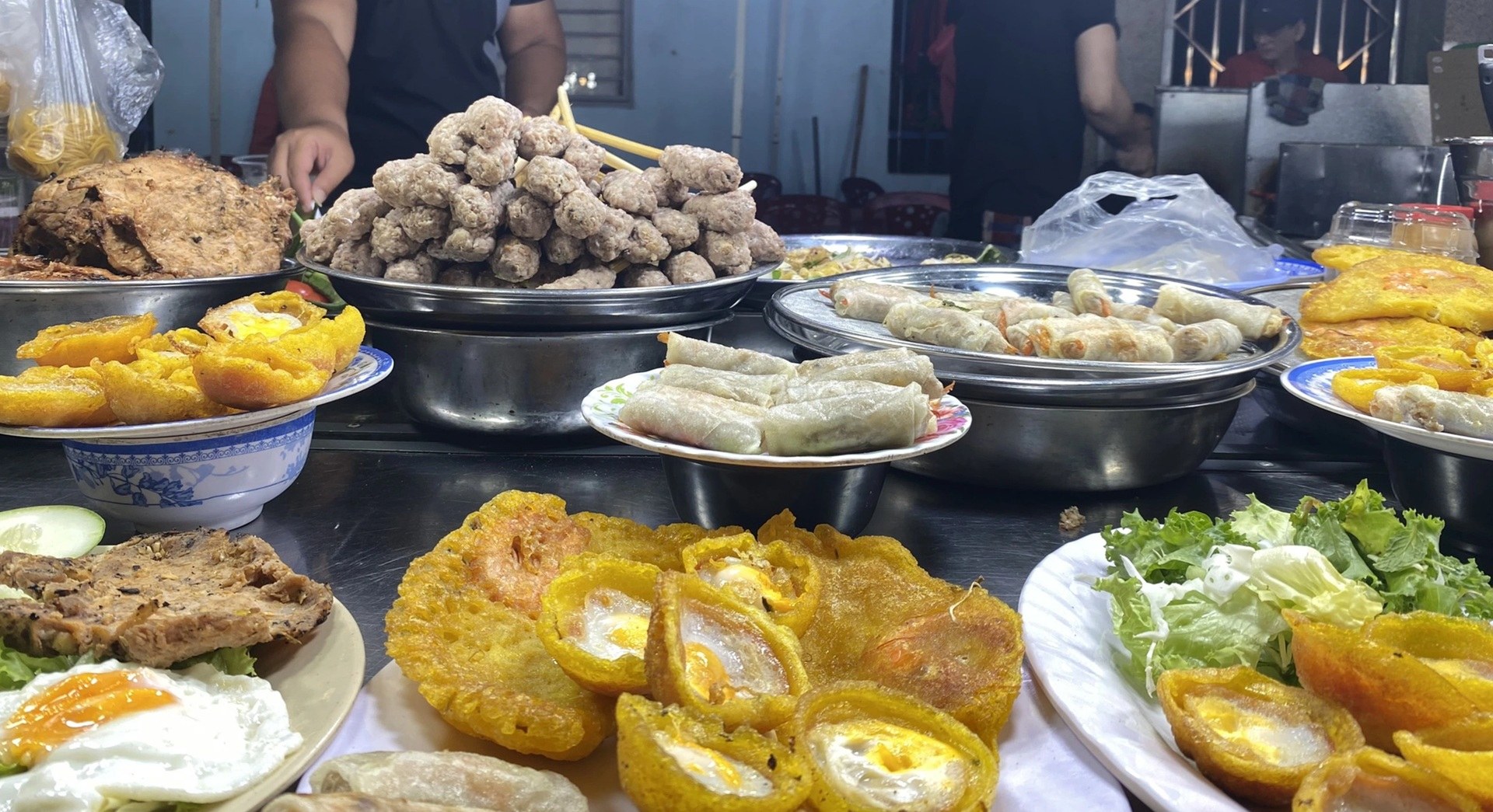 Can Tho night markets