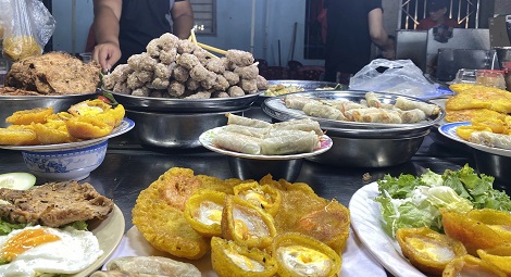 Can Tho night markets: Top 3 spots for food, fun & shopping