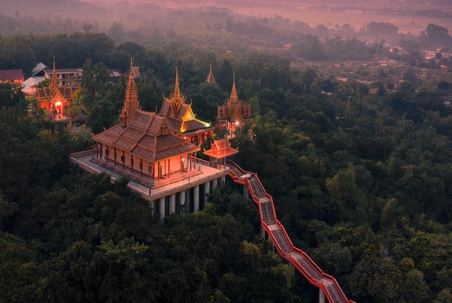 Chùa Tà Pạ về đêm