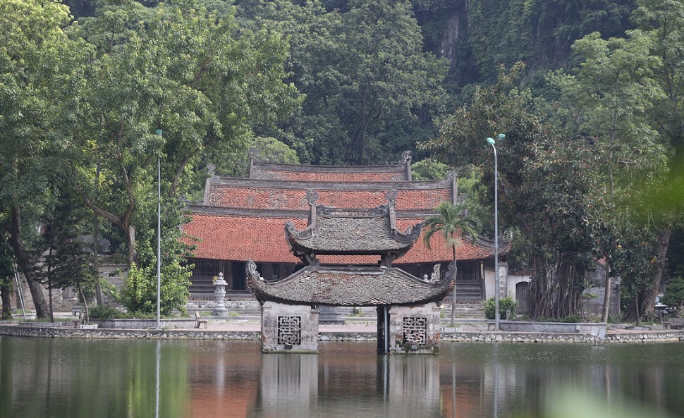 Địa điểm du lịch gần Bắc Ninh chùa Thầy