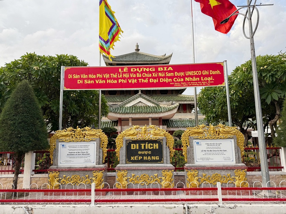 Chứng nhận di tích Miếu Bà Chúa Xứ Núi Sam