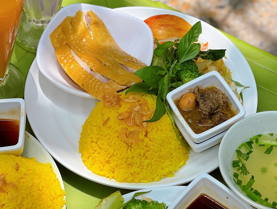 Cơm gà Mai Mai Bắc Ninh