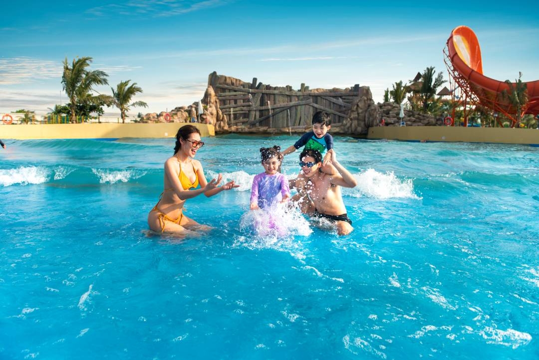 Công viên nước VinWonders Cửa Hội