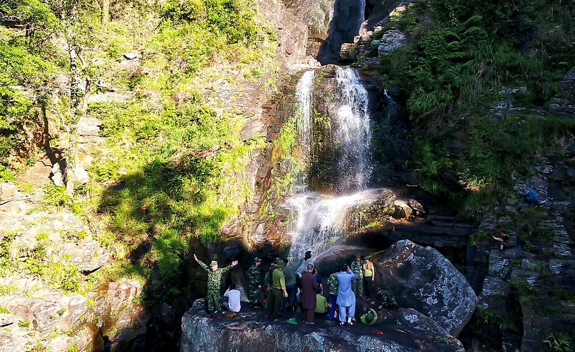 Đường đi thác Vũ Môn