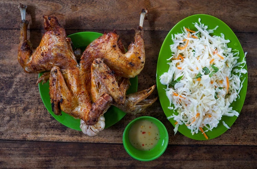 Gà đốt hồ Ô Thum