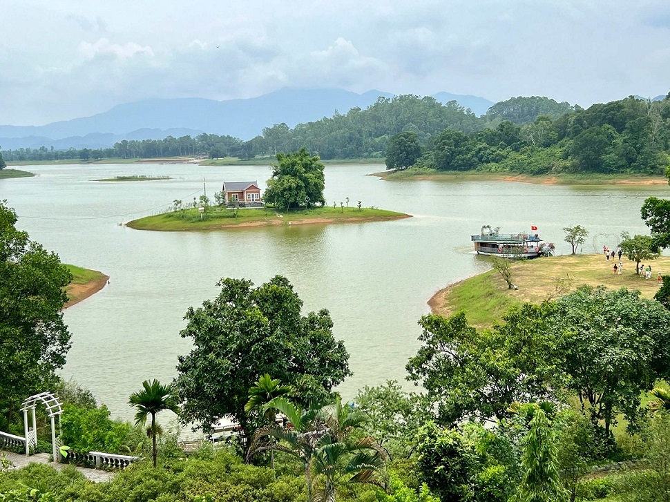 Địa điểm du lịch gần Bắc Ninh hồ Đồng Mô