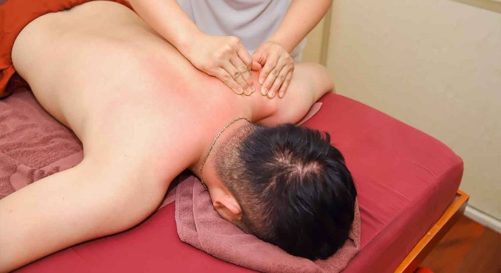 Massage body nam tại Hà Nội Hương Sen Healthcare massage body nam tại Hà Nội