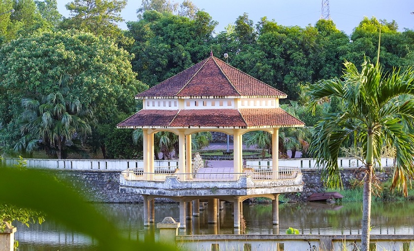 Khuôn viên khu mộ Trần Phú Hà Tĩnh