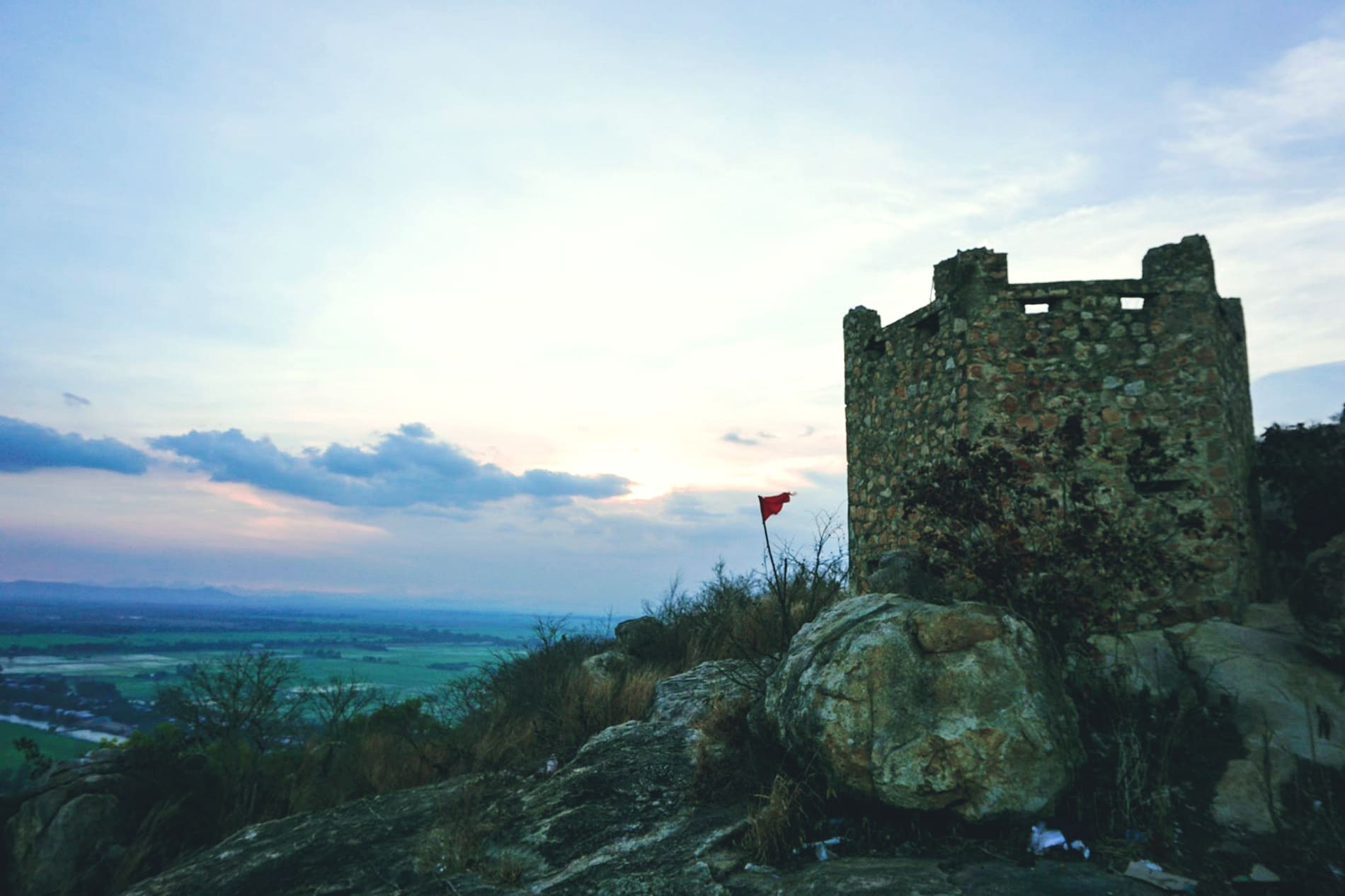 Núi Sam Pháo đài núi Sam