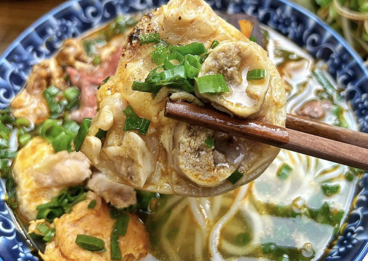 Quán Gánh - Đặc sản Huế ở Bắc Ninh