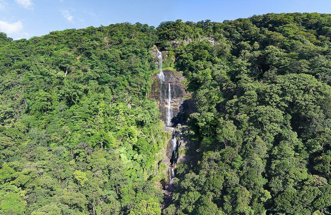 Toàn cảnh thác Vũ Môn Hà Tĩnh  