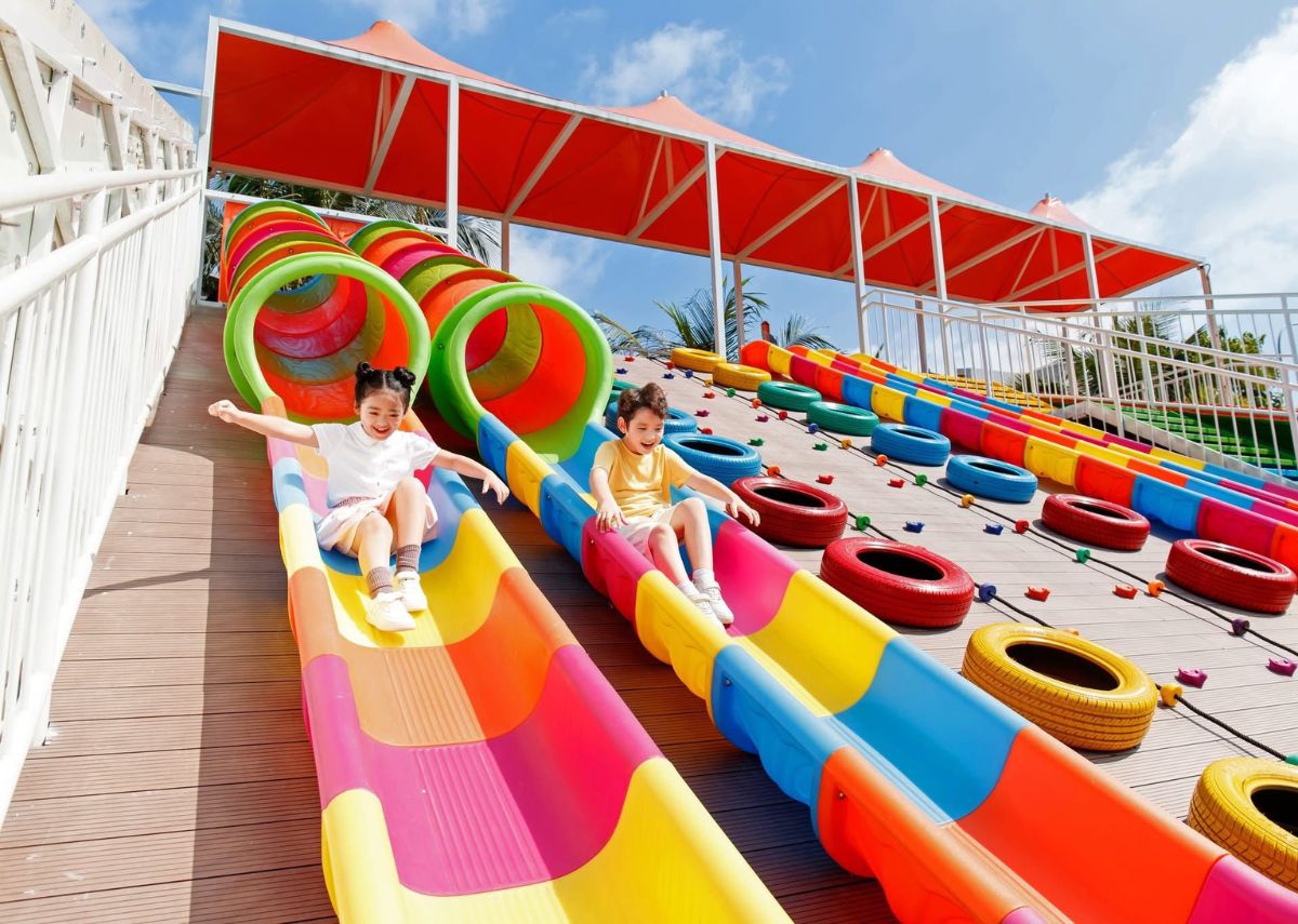 Vui chơi tại VinWonders Wave Park & Water Park