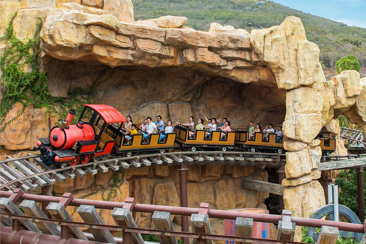 Discover the magic of January in Vietnam at VinWonders Nha Trang