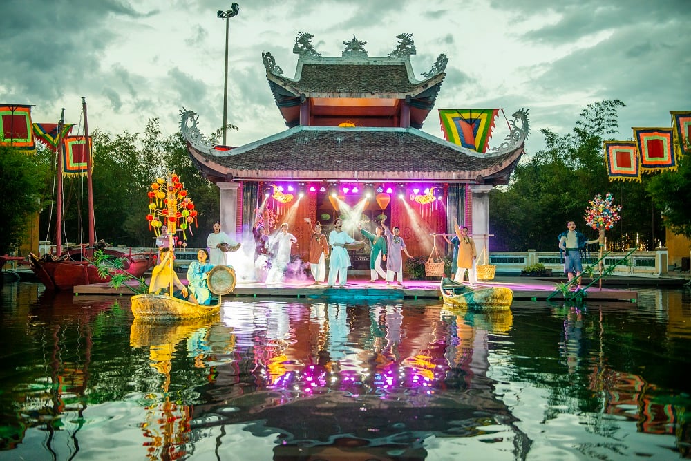 Dive into a vibrant mix of culture and entertainment at VinWonders Nam Hoi An