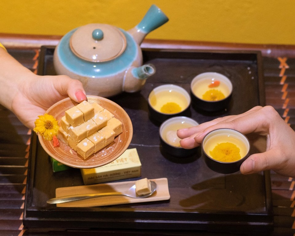 Enjoy local delicacies at Con Son Kiep Bac