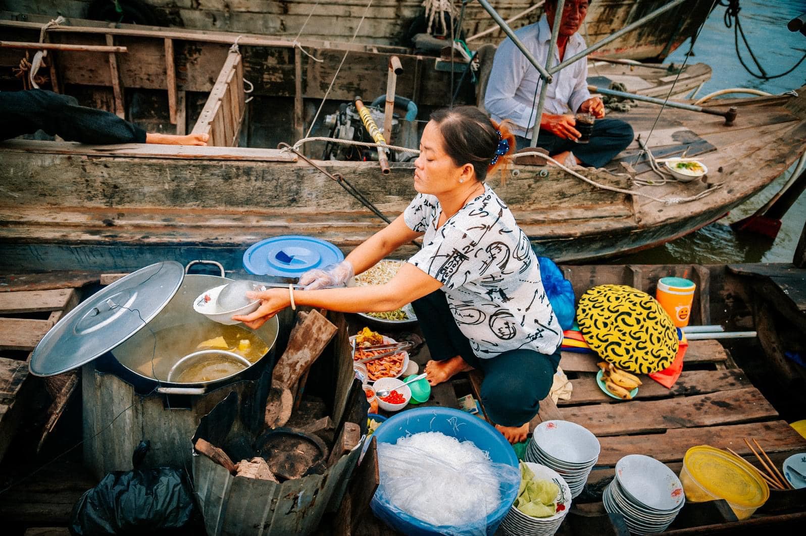 Have a tasty breakfast at Long Xuyen Floating Market