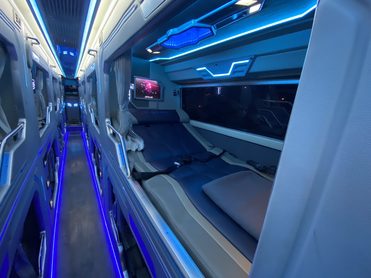 Sapa to Mu Cang Chai by coach