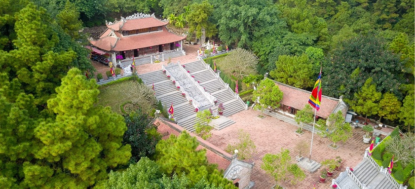 Hong Ngoc Fine Art Step into history and honor Vietnam’s greatest teacher at the Chu Van An Temple